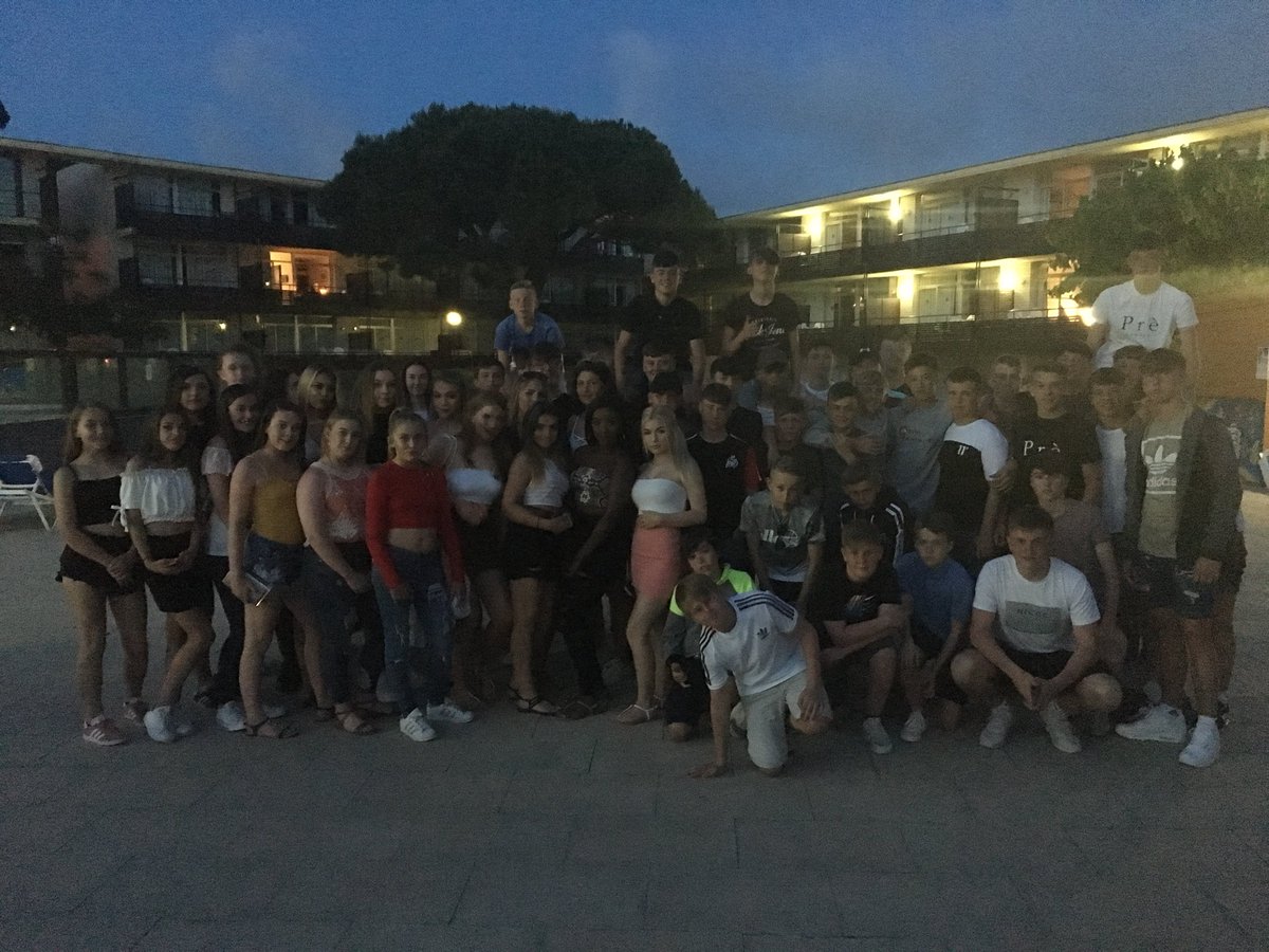 CastlefordPE's tweet photo. Last night in Barcelona, can only mean one thing... DISCO NIGHT!!! #casdoesbarca2018 https://t.co/efr7Ij37wB