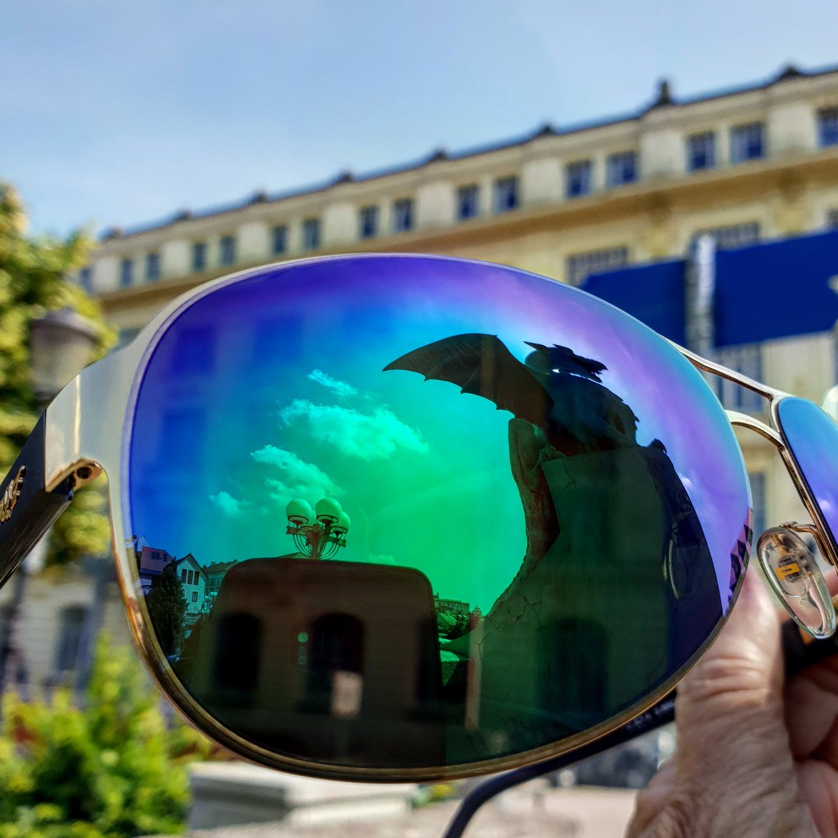 saskica22's tweet image. #glassreflection #Sunglasses #dragon #DragonBridge #Ljubljana