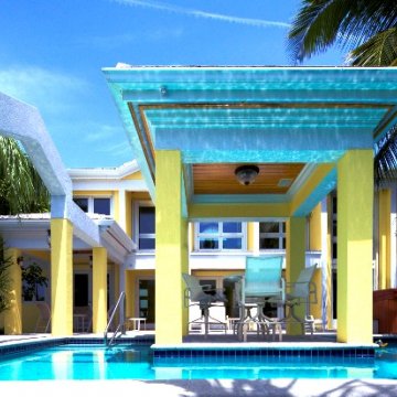 Still reeling from the Royal Wedding?  Bummed you couldn't make the trip? Why not vacation like royalty? 
Check out this beautiful, Florida mansion! ------->  bit.ly/2LHXaN8

Grab your family and contact Florida Keys Rentals -   (262) 650-0246