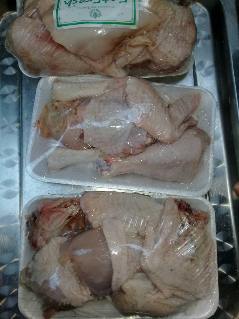 oileavescrest's tweet photo. @oileavescrest 
Our products

 *Fresh chicken*= _*N1450*_  per kg💰
 Place your orders from *Sunday to Wednesday* weekly 📝📝

 *Delivery days*_ are *Thursday, Friday and Saturday* . 🚛

 Fresh,affordable, hygienic, halal certified

 _Delivery charges apply_  (Within Lagos only https://t.co/tNXTzgGuSy