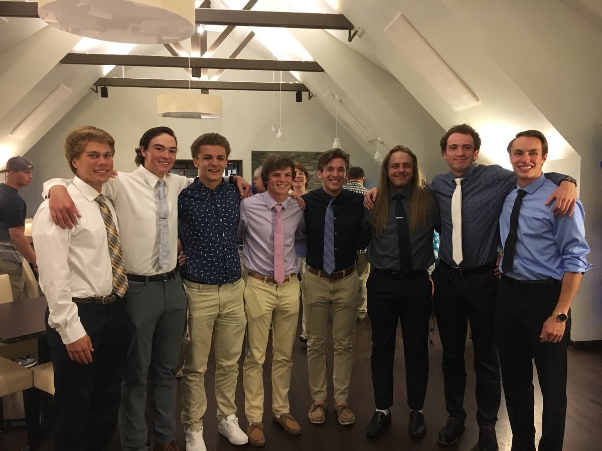 CHSRebels_BLax's tweet photo. Passing the torch! 2017-18 captains set a very high bar for leadership in this program. Thank you Nick, Brock, Gavin, and Gabe. 2018-19 Captains are Leo Grossman (‘19), Mitchell Tiedman (‘19), Dylan Leinhart (‘20), and Tanner Hollens (‘20). #RSTC https://t.co/rEYfGdkGjN