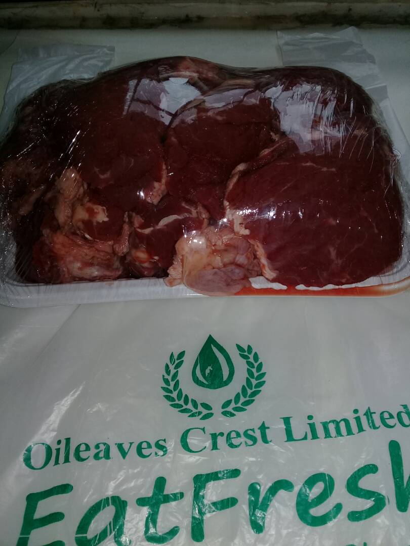 oileavescrest's tweet photo. @oileavescrest 
Our product

Fresh *Beef* : _*N1500* per *portion*_
 
 Place your orders from *Sunday to Wednesday* weekly 📝📝

 Delivery days are *Thursday, Friday and Saturday* 🚛

 Fresh,affordable, hygienic, halal certified

 _Delivery charges apply_  ( *Within Lagos only https://t.co/KZo1qqFvT8