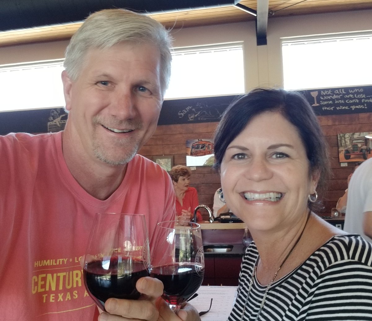 LPTRockStar's tweet photo. Thanks @HyeMeadowWinery @VanRaanes and I enjoyed the #fullmonte & the #tempranillo. Great place you have here. https://t.co/Rikdn6aDcf