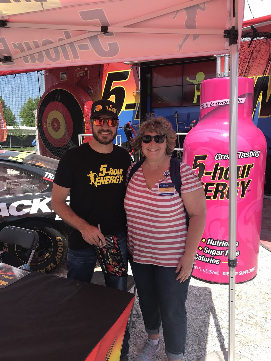 StacyGarver's tweet photo. @MartinTruex_Jr  Aweome to meet you today!! https://t.co/SwE9RilODr