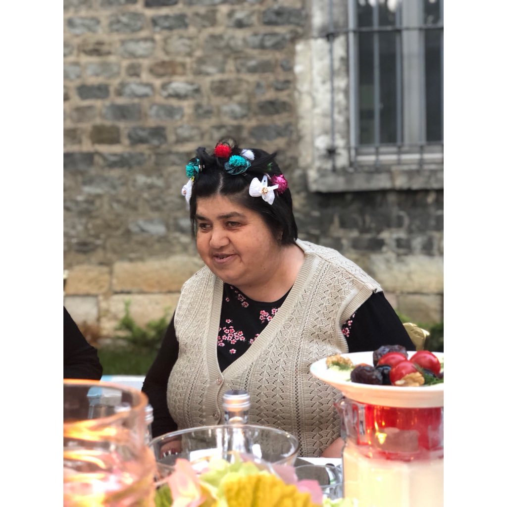 hilalak's tweet photo. Gitmek,görmek,hissetmek lazım.. Sevgili @beyhanbagis ve @EgemenBagis ‘ın geleneksel Darülaceze iftar yemeğinden 🙏🏼💖🍀 https://t.co/hbojLNZTRU