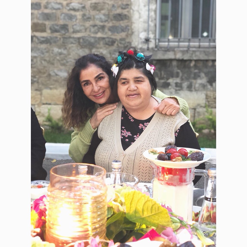 hilalak's tweet photo. Gitmek,görmek,hissetmek lazım.. Sevgili @beyhanbagis ve @EgemenBagis ‘ın geleneksel Darülaceze iftar yemeğinden 🙏🏼💖🍀 https://t.co/hbojLNZTRU