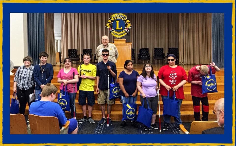 12ilions's tweet photo. Lions of Tennessee presented Senior Survival Kits to the soon-to-be graduates of the Tennessee School for the Blind. @Tennessee_Lions @lionsclubs https://t.co/aFgnNHTmkN