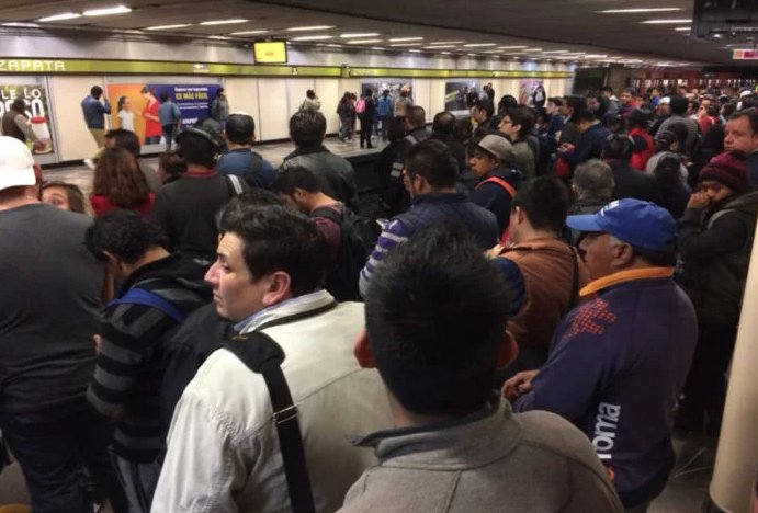 Gracias a <a href="/ChilangoCom/">Chilango</a> por esta nota sobre el documental "Rush Hour" que se proyectará aquí gracias al apoyo de <a href="/CactusFilmMex/">Cactus Film</a>. Hoy a las 18:30 horas. Gratis y abierta a todo público. chilango.com/ocio/documenta…