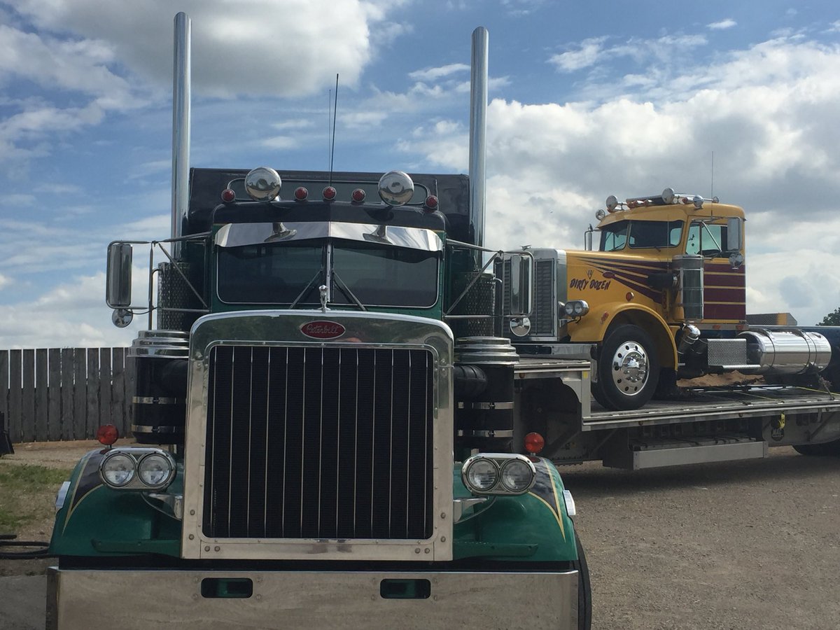 KenSchaus's tweet photo. Kevin loaded up headed for Lexington KY 
72 Yellow 
84 Black
#ontag
#truck 
#clean #👍 https://t.co/rjsKPkjtfi