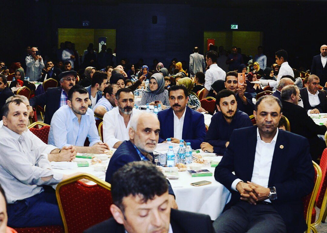 mcandaroglutr's tweet photo. Rahmet ve bereket ikliminin zirvede hissedildiği Ramazan’ı Şerif’in onbeşinci iftarını, Kültür ve Turizm bakanımız sayın Numan Kurtulmuş ve Belediye başkanımızla beraber KAS-DER’in  
İftar sofrasında açtık. #ramazan https://t.co/iPtvwpCXEI