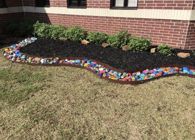 shmadoak's tweet photo. We just finished our first school wide collaborative piece! It was a lot of work, but it sure paid off! It looks WONDERFUL!!! Thank you Buckalew Bears and Thank you Mrs. Hargett and Mrs. Tattoli!! ❤️🎨 @buckalewbears @ConroeISD @ConroeFineArts  #artrocks #onlyoneyou #artmatters https://t.co/9mzy68Qy9j