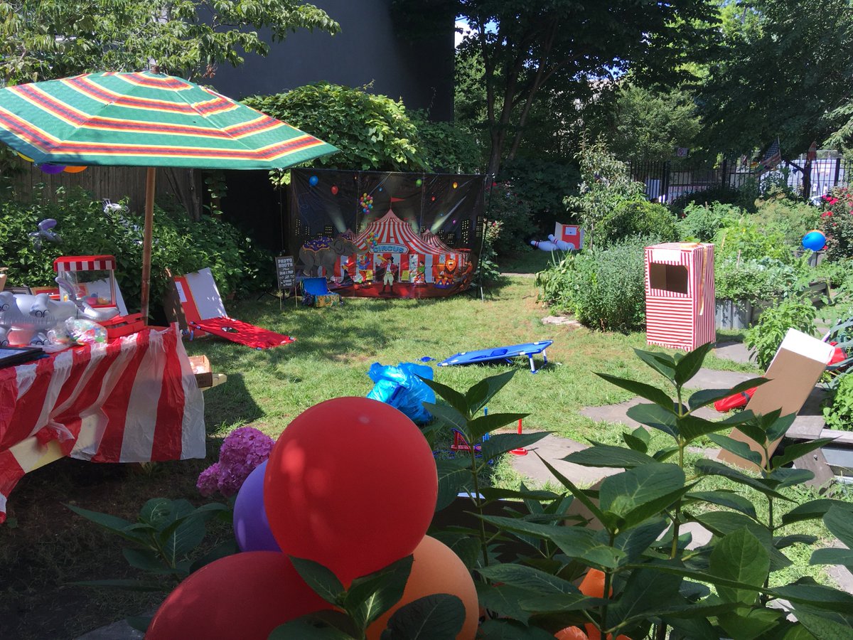 NYRP's tweet photo. NYRP gardens make excellent event locations! Learn more about how you can hold your next social event or program in some of our spaces. https://t.co/fhVvfyMNNw #communitygarden #gardenevent #gardenprogram #nyrp https://t.co/KRu4dmALPV
