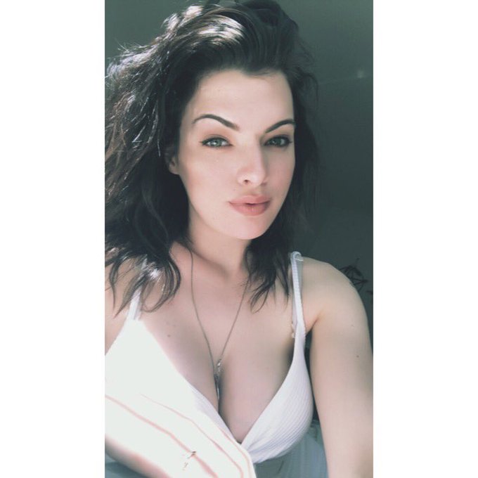 Bed head https://t.co/b4Xgh6ubjY<a href="/tag/birthdaygirl"class="tags"><span>#birthdaygirl</span></a>