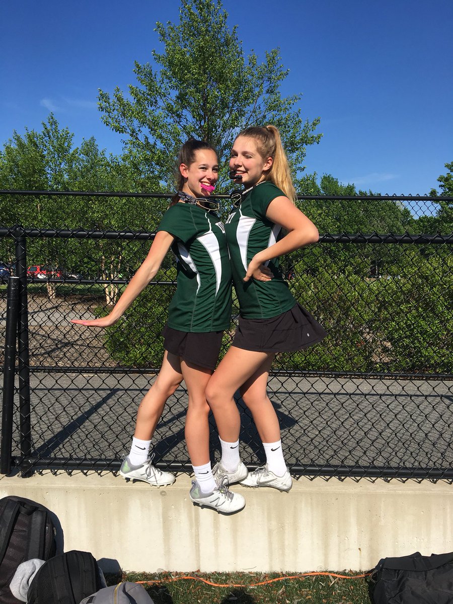 duxglax's tweet photo. most likely to be attached at the hip 👯‍♀️❤️ https://t.co/LB11OlCYng