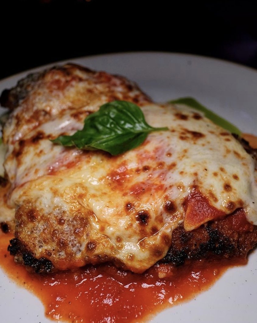 On Wednesdays, we get cheeeeesy 😍😍😍#chickenparm #cheeseporn #casanonna