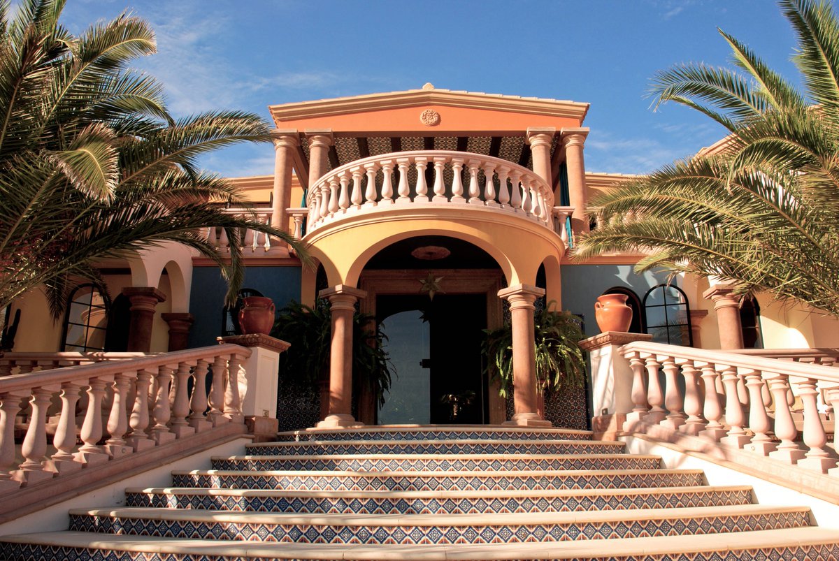CBRiveras's tweet photo. Villa del Faro, self-sufficient, beachfront masterpiece! Within an oasis of gardens on a secluded 12 acre lot. 12 BR, 15 BA residence.
#bajalovers #eastcape #realtors #realestate #cbriveras #forsale https://t.co/5ipGEOWc2g