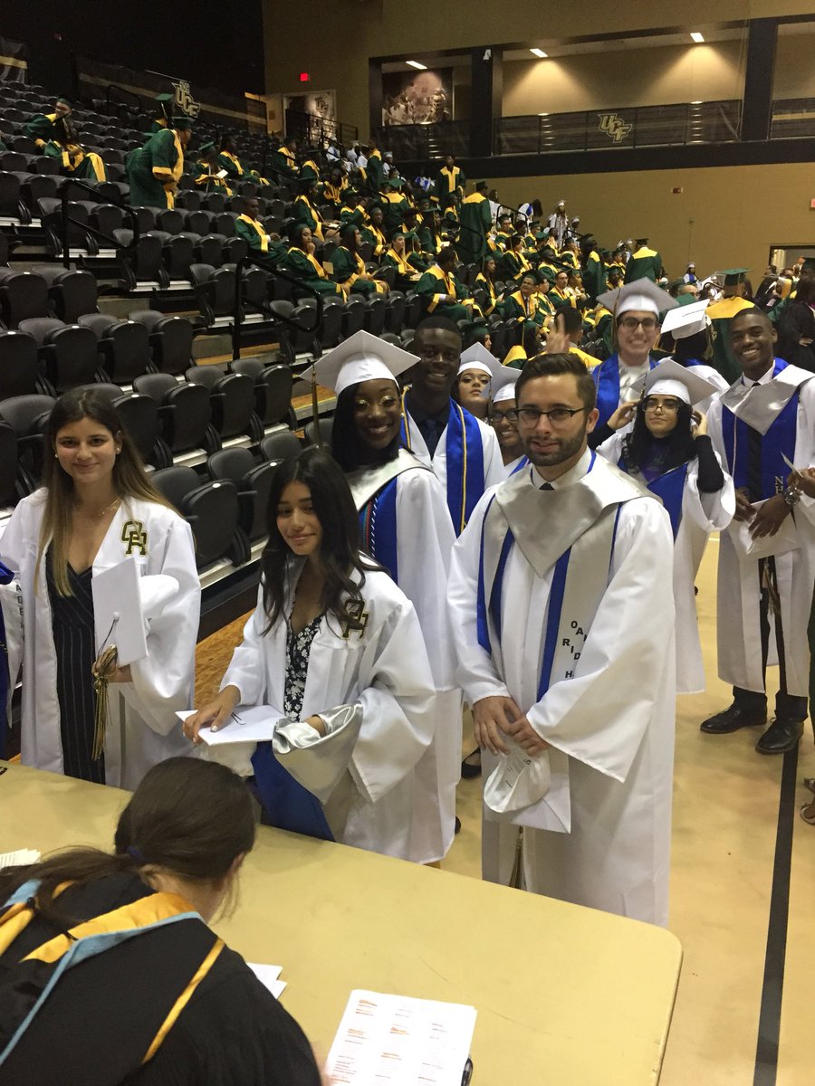 OakRidgeHS_OCPS's tweet photo. Congrats Class of #2k18  You did it!!!! #pioneerpride #thisisoakridge https://t.co/ruYJl8rNyq