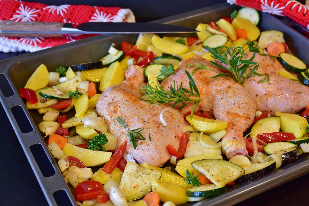 AdamsNatural's tweet photo. Adams organic halal chicken is a great way to break your fast with. Adams organic halal chicken is local, uses a non-GMO 100% vegetable grain feed with NO animal by-products. It's always pesticide and herbicide free. Just chicken as it was meant to be. Delivery is also available. https://t.co/ZEM4iEzyG1