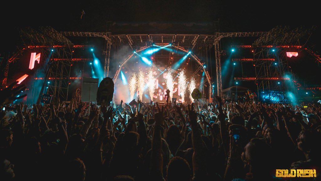 WubVidz's tweet photo. WIN 2 TICKETS TO GOLD RUSH MUSIC FESTIVAL, SEPTEMBER 29-30, 2018 ✨

RT &amp; LIKE TO ENTER⚡️

MUST BE FOLLOWING @EDMLUST AND @GOLDRUSHFESTAZ https://t.co/MvxHGm5L20