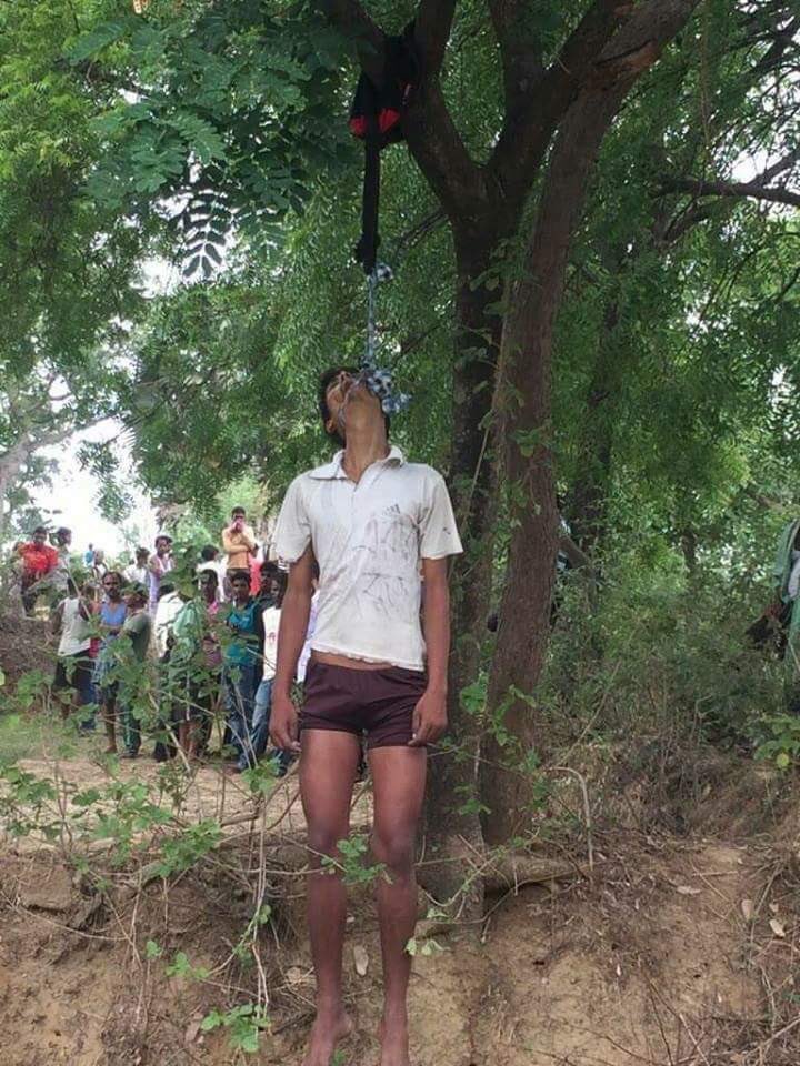 TheAshokSingh's tweet photo. Note was found along with Trilochan's body 
When a young 18 yr old Trilochan is killed by TMC Goons there is stunning silence in media. 
Killing of BJP ,RSS Karyakartas have support of Leftist Media #notInMyName kaha hoo #Justice bla bla #libtards #Presstitues https://t.co/8RAjDrUUnx