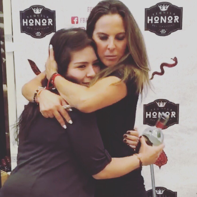 its_sofiiiiiiie's tweet photo. @katedelcastillo extrañándote mucho kate ojalá puedo verte de nuevo este año te quiero mucho ❤️😌😘 https://t.co/ziw4DhWIDG