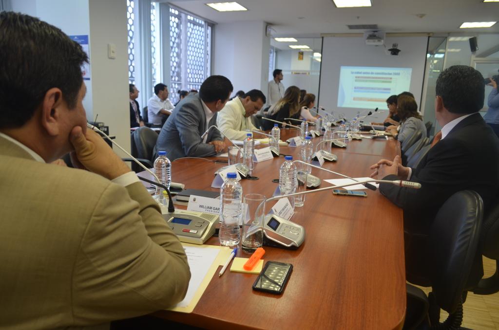 DerechoSaludAN's tweet photo. En Comisión General recibimos a la Doctora #SoniaDíaz Subsecretario de Gobernanza de la @Salud_Ec
quien hace sus aportaciones al #CódigoDeSalud del #LibroI - #SistemaNacionalDeSalud - #Rectoría
@AsambleaEcuador @elizcabezas @Lenin @Presidencia_Ec @marialevicuna https://t.co/HfZs79cj50
