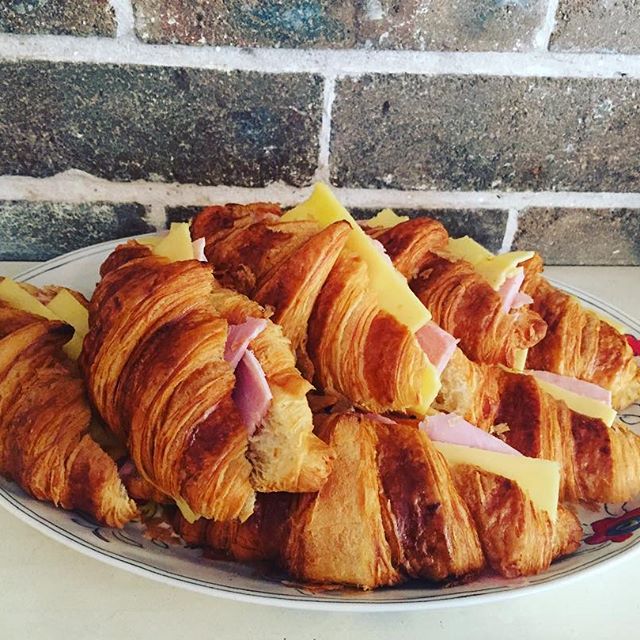 pigandpastry_p's tweet photo. What a way to start the day..
#sydneybreakfast #single_o #singleocoffee #sydneyfood #sydneycafe #petersham #petershampark #sydneypastry #sydneyfoodies #sydneyeats #innerwestcafe #sydneystudents #visitsydney #touristinsydney #sydneyweekender #petershamtafe #wilkinspublicschool https://t.co/oLO607G23A