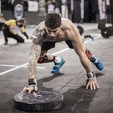 Anil kardeşimiz çok sıkı galatasaraylı. Bu kardeşimize sahip çıkalım arkadaşlar sadece bir rica bu.