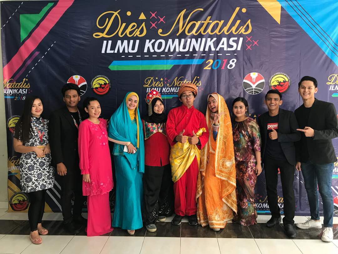 magic2k18's tweet photo. More photos of us at UPI, Bandung. https://t.co/o2g91URBV7