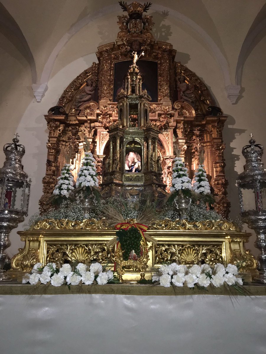 SacramentalSJ's tweet photo. En media hora los gozos desde la torre de la Parroquia @SanJuanMarchena dónde ya está todo listo para vivir #CorpusMarchena #corpus2018 #Visperas #TDSCofrade https://t.co/Hr6lbPUiaa