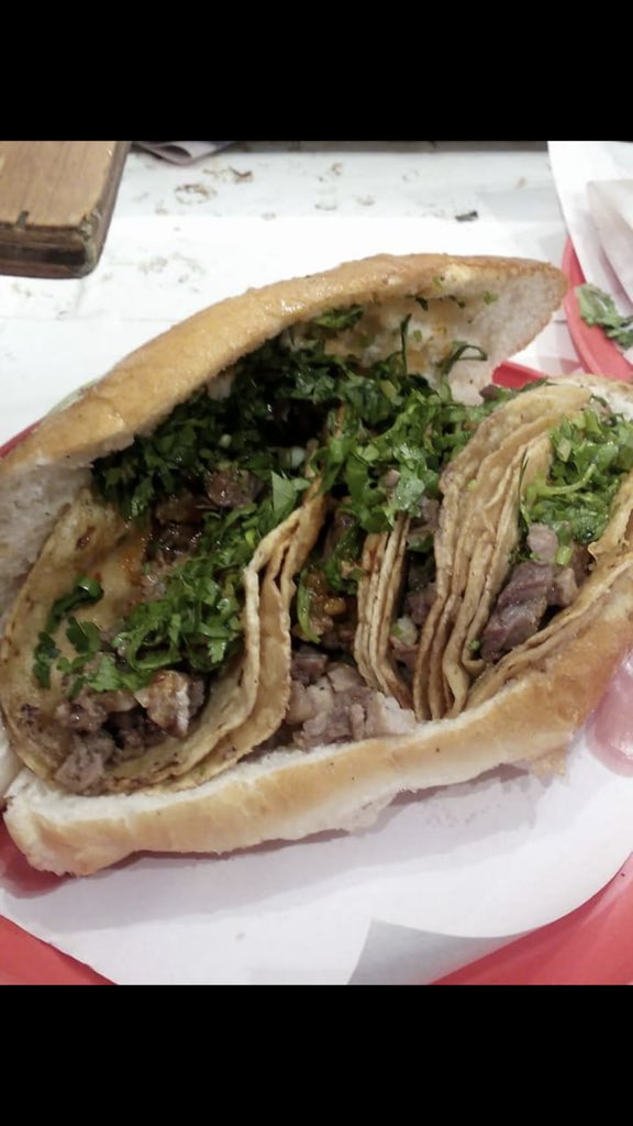 sernafher's tweet photo. @GARBANZO5 te tengo algo para ti bb de luz una torta de tacos de asada https://t.co/oli2zMKc2Y