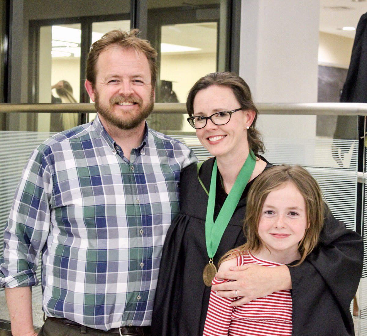 PeakeCMJ's tweet photo. You can never have too many graduation photos👏🏼 #peakeproud https://t.co/ycyWeM7YOj
