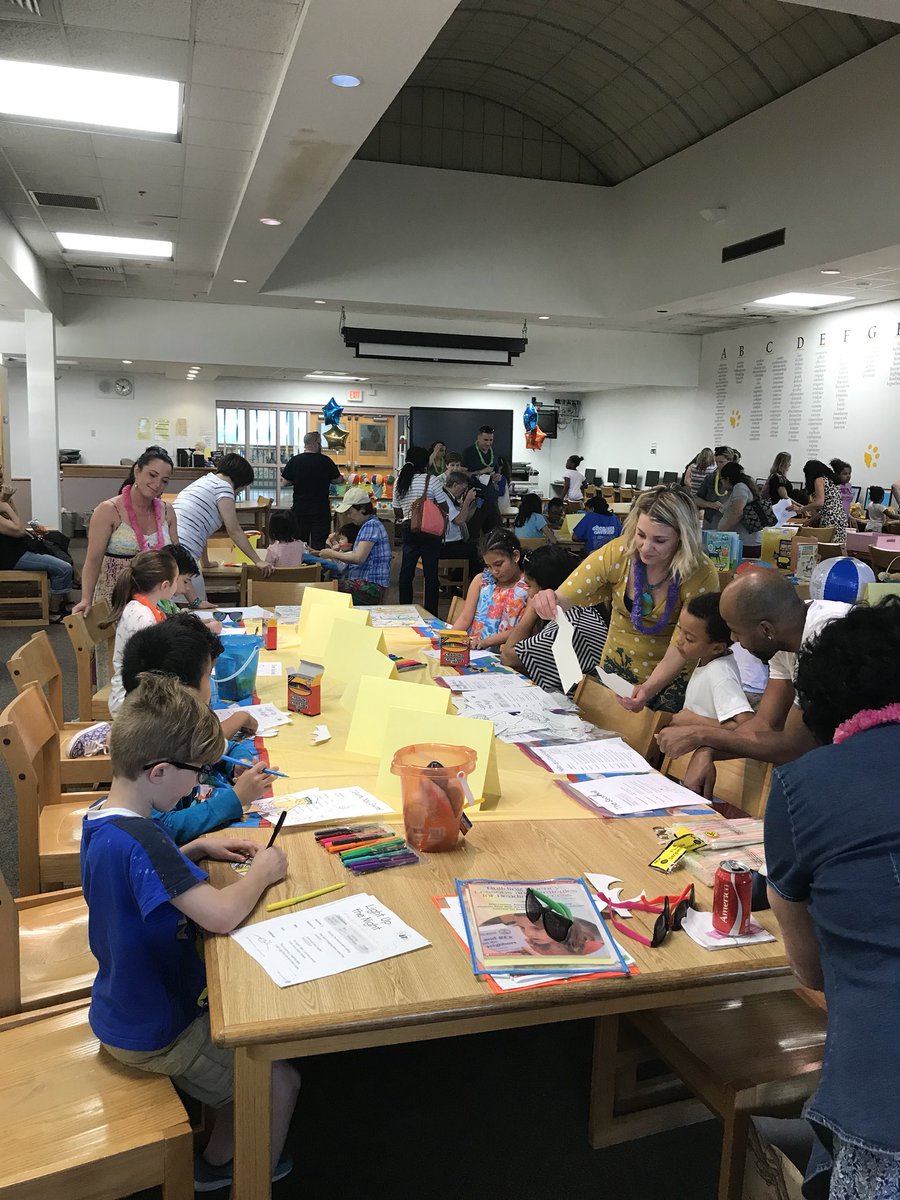 steph_ganim's tweet photo. NP Title I Reading T’s throw a summer reading party with make &amp; take summer reading resources!  Fun time had by all!  @NPAsstSupt @NProvSupt @CentredaleScho1 @MarievilleES @SOSNORTHPROV @Whelan_ES @greystone_np @McGuireElem https://t.co/54d1HDqCGm