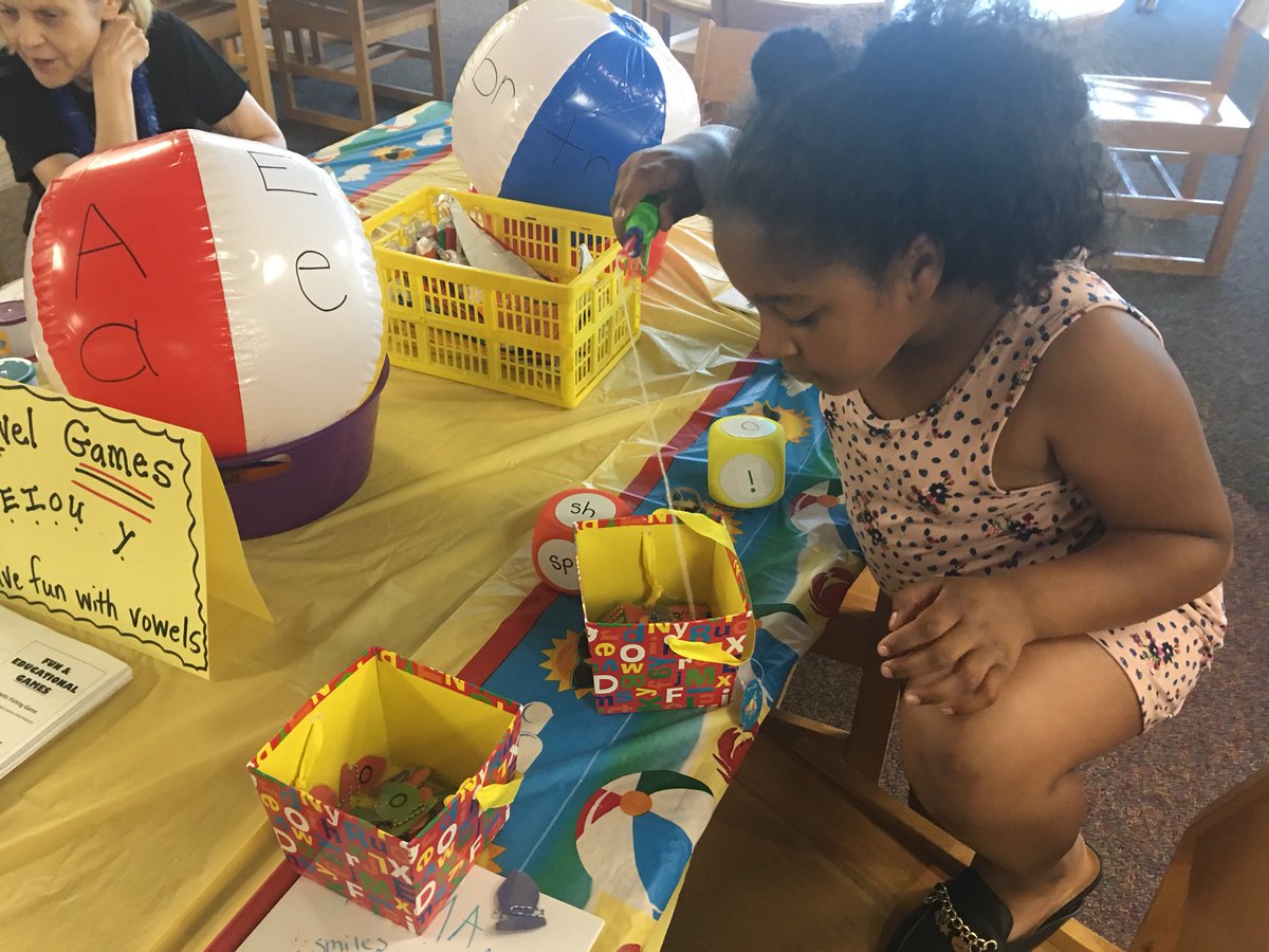 steph_ganim's tweet photo. NP Title I Reading T’s throw a summer reading party with make &amp; take summer reading resources!  Fun time had by all!  @NPAsstSupt @NProvSupt @CentredaleScho1 @MarievilleES @SOSNORTHPROV @Whelan_ES @greystone_np @McGuireElem https://t.co/54d1HDqCGm