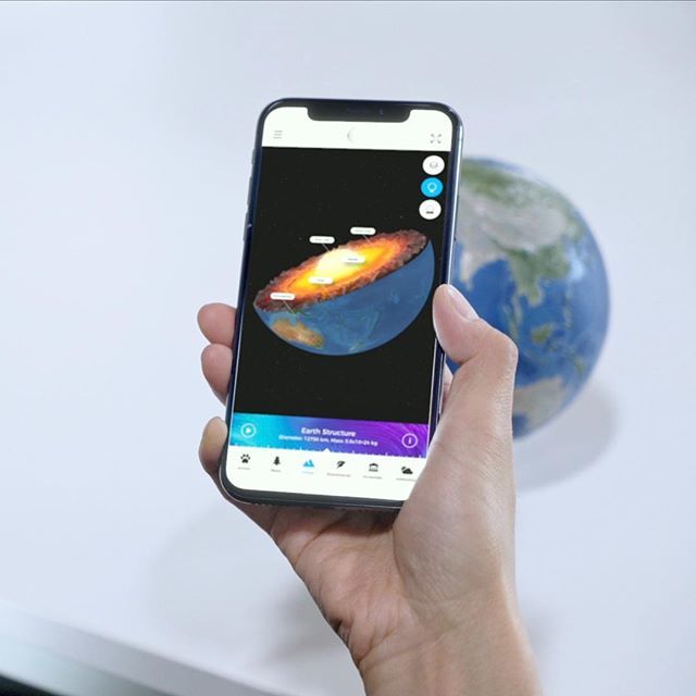 Fellowla's tweet photo. Earth from @astrorealityar now on @kickstarter! Fully funded in the first three hours and still going! https://t.co/GCyX2iOjcP https://t.co/UDCdaYyupC