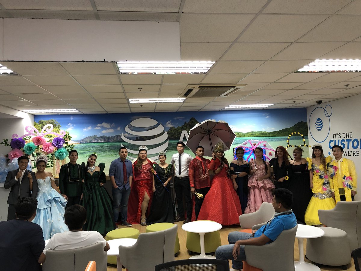j3ffreypenas's tweet photo. Flores de mayo :) rcx makati https://t.co/U2JcrYvjC5