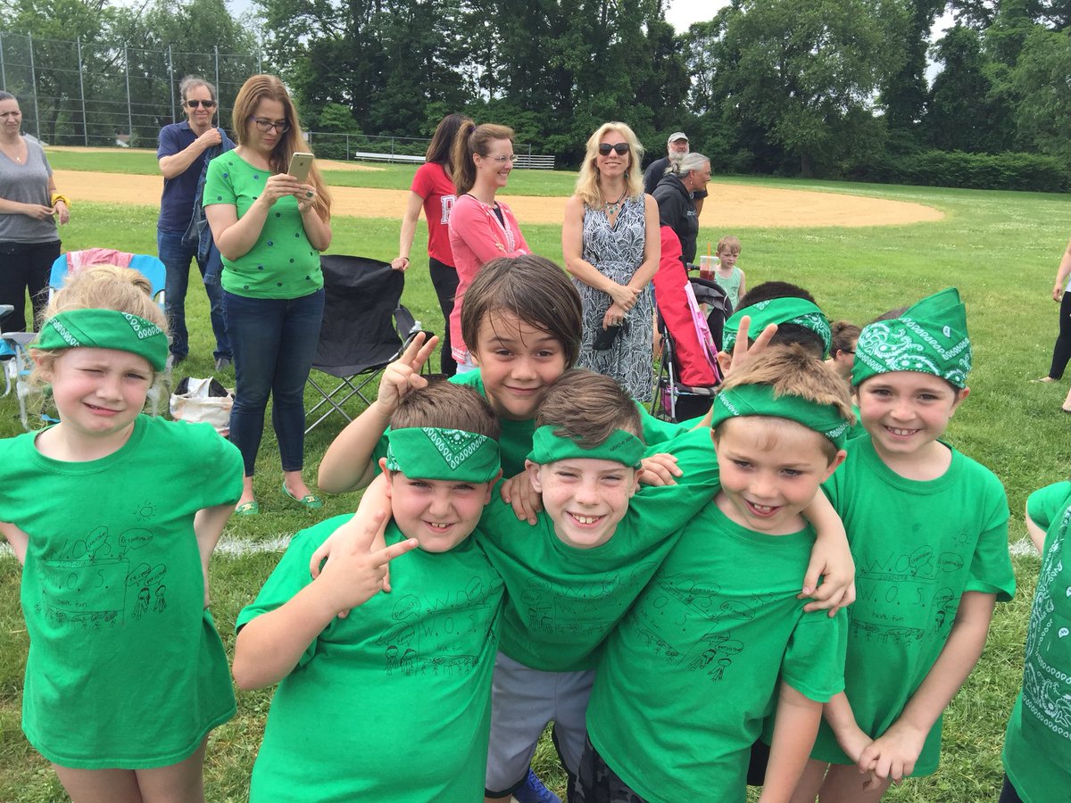 CaralynCosgrove's tweet photo. 2nd grade Field Day was a blast! ☀️🏅🍕Let’s go Leprechauns! ☘️@WOSnews https://t.co/geqty6xbgR