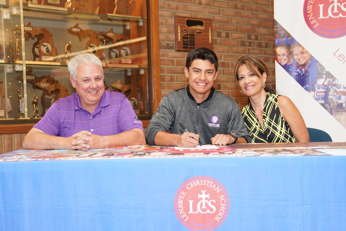 LCSCougars's tweet photo. Congratulations to All-State and All-County standout Mark Stroh on your decision to join the @taylortrojans Football squad next fall! We are thrilled for you and wish you God's best at @tayloru! #GoCougars #LCSco2018 https://t.co/K4xAy0PrqD