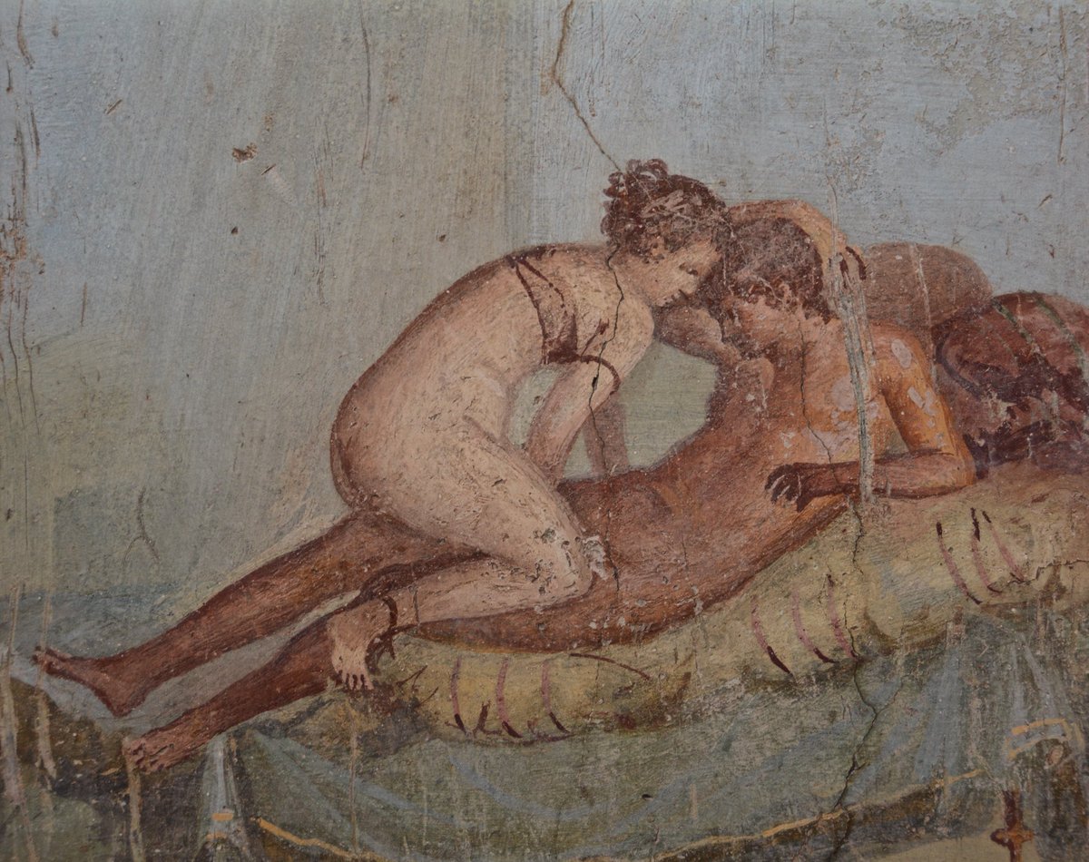 pompei79's tweet photo. The pixels were hilarious! For those of you made of sterner stuff, here’s the actual wall painting from the bedroom... #LastDaysofPompeii #wallporn https://t.co/IEMU21DCwu