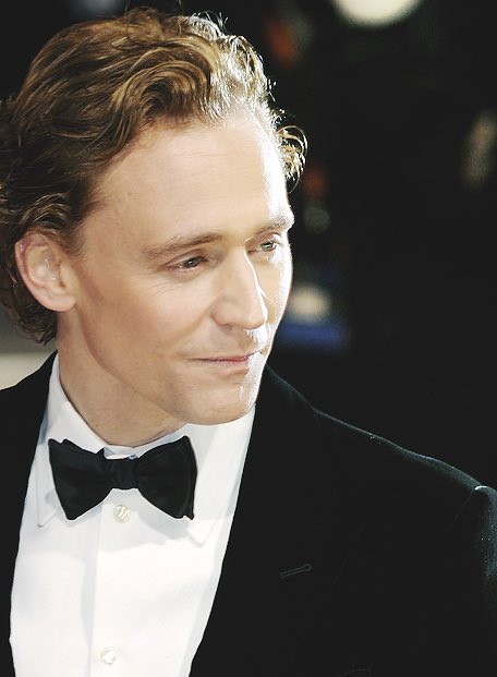 chillitjenn's tweet photo. #whiteshirtwednesday #Bafta2012 https://t.co/Aohi5vthtZ