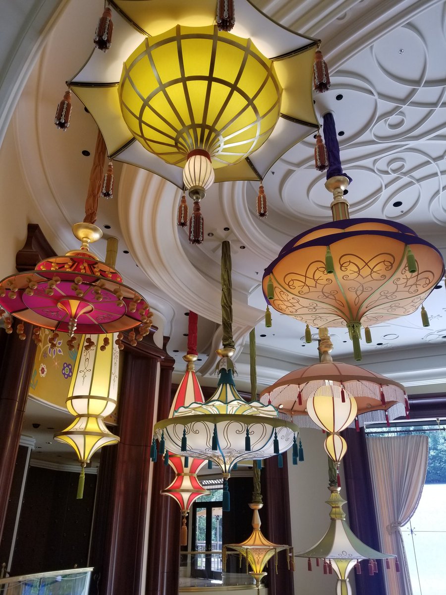 TigerlilySkyePR's tweet photo. CoutureTime anyone? #couturetime #lasvegas #watchfam #watchaddict #watchporn #dailywatch #wynn #encore https://t.co/AqML8fVP6H