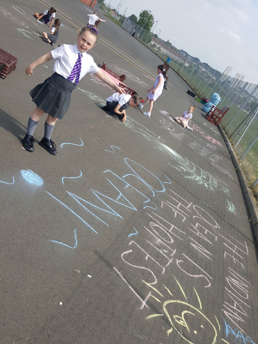 mmcgowan200's tweet photo. Too hot indoors- so we wrote our Ocean facts on the infant's yard! We have super illustrators in our class! #blueplanet2 #sunnydaylearning #outdoorlearning @StMonicaMilton https://t.co/b7BWg0FNwt
