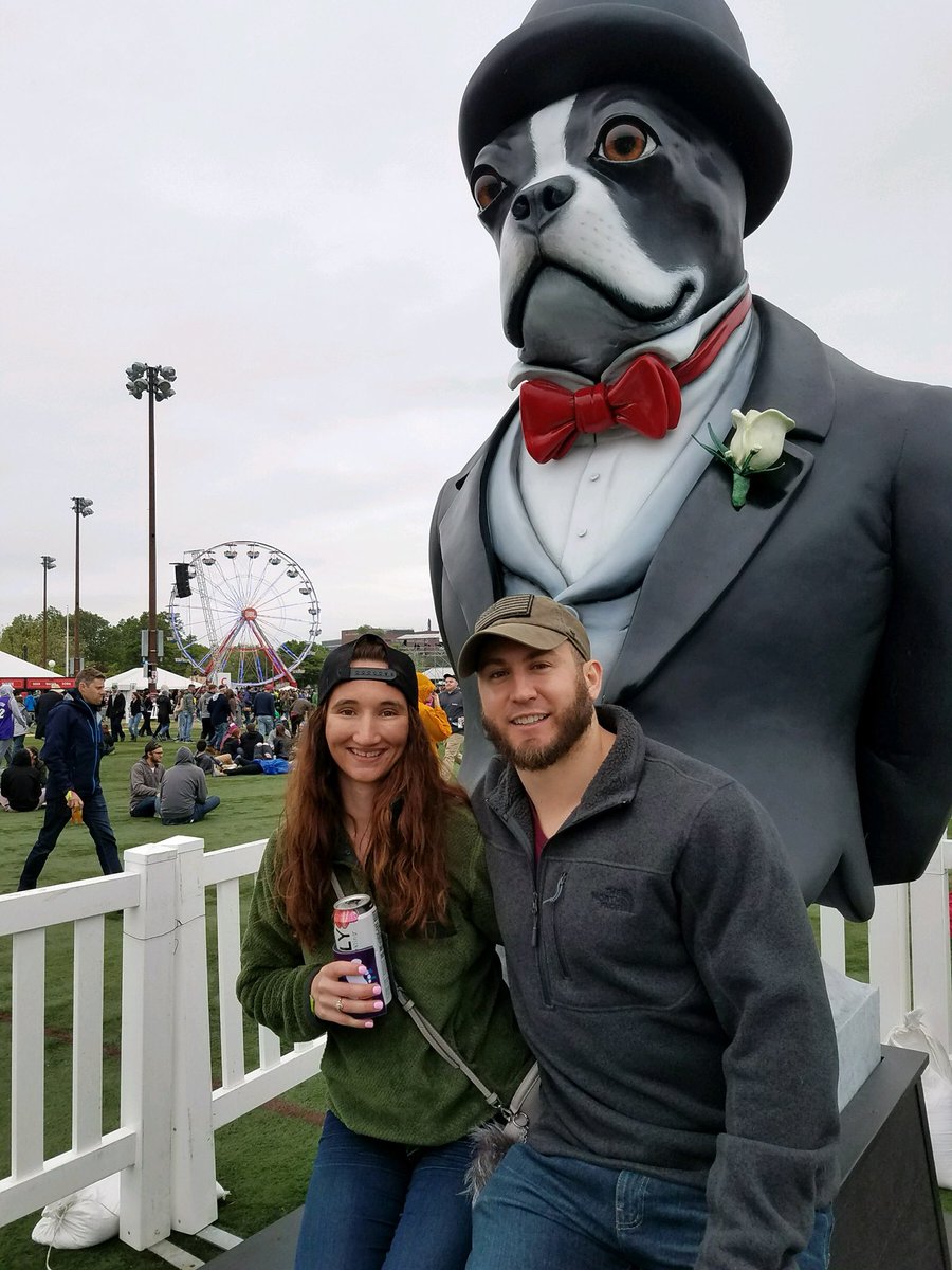 JamieMNewell's tweet photo. @bostoncalling this past weekend ❤️ #Eminem #bostonma #BostonCalling2018 #fiancee https://t.co/ELRKE1yGuc