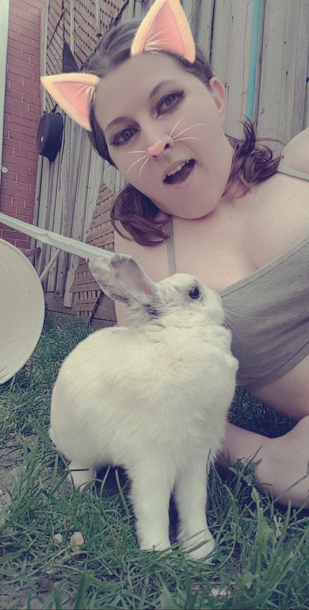 acesxy101's tweet photo. ~ Gotta love hot days.. Just chilling also made a new friend momma robin #FunInTheSun #StillFlexing ππ ~ https://t.co/BslxgI6yYS