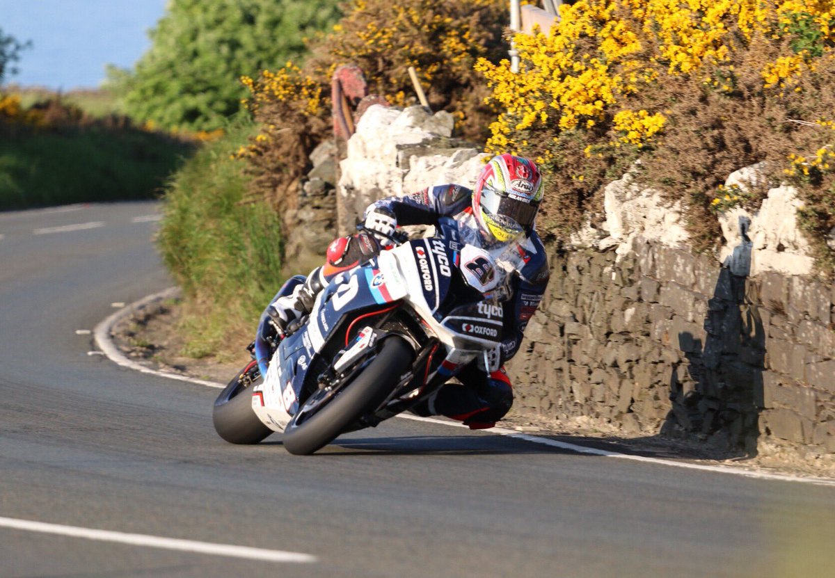 AJFPics's tweet photo. Devastating news tonight from @iom_tt practice. Thoughts to all family and friends. @dankneen14 top bloke and thanks for the memories and will be hugely missed 👍✊🏼@TycoBMW @PadgettsRacing1 @Burrows_Rac1ng https://t.co/I0516AOAjH
