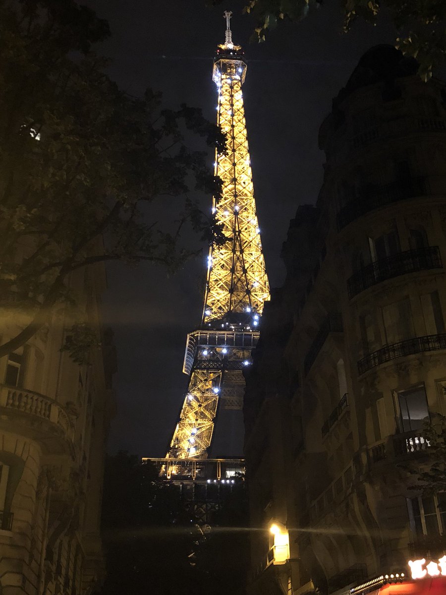 litbadgyal's tweet image. Got to see a real beauty today 😍 #EiffelTour