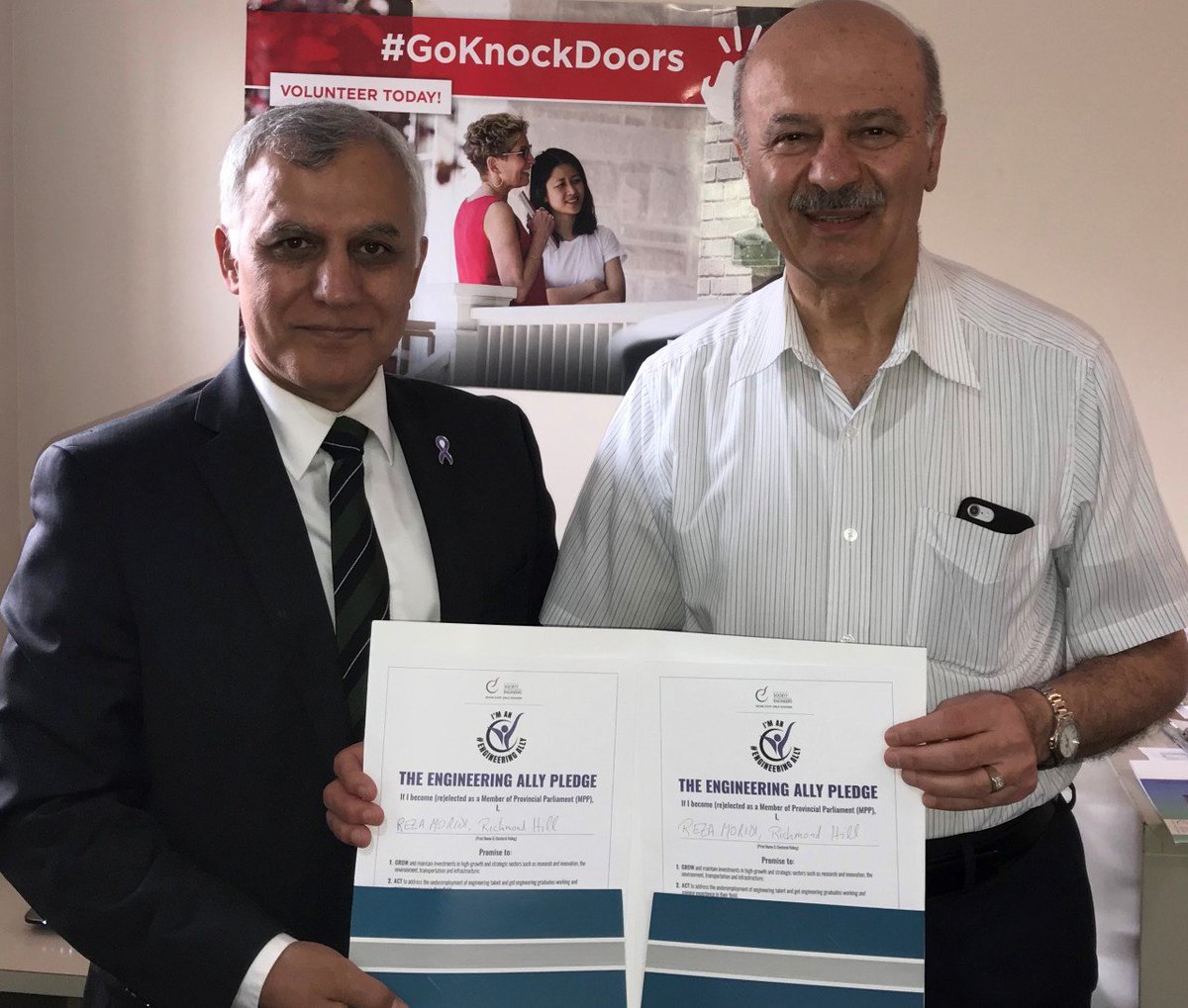 O_S_P_E's tweet photo. OSPE member @yousef_kimiagar, P.Eng., recently met with @OntLiberal candidate @rezamoridi to discuss our #EngineeringAlly pledge. Reza has been a long-time supporter of OSPE – thank you for your continued commitment to champion Ontario's engineers! #ONpoli https://t.co/7CfD4DdS42