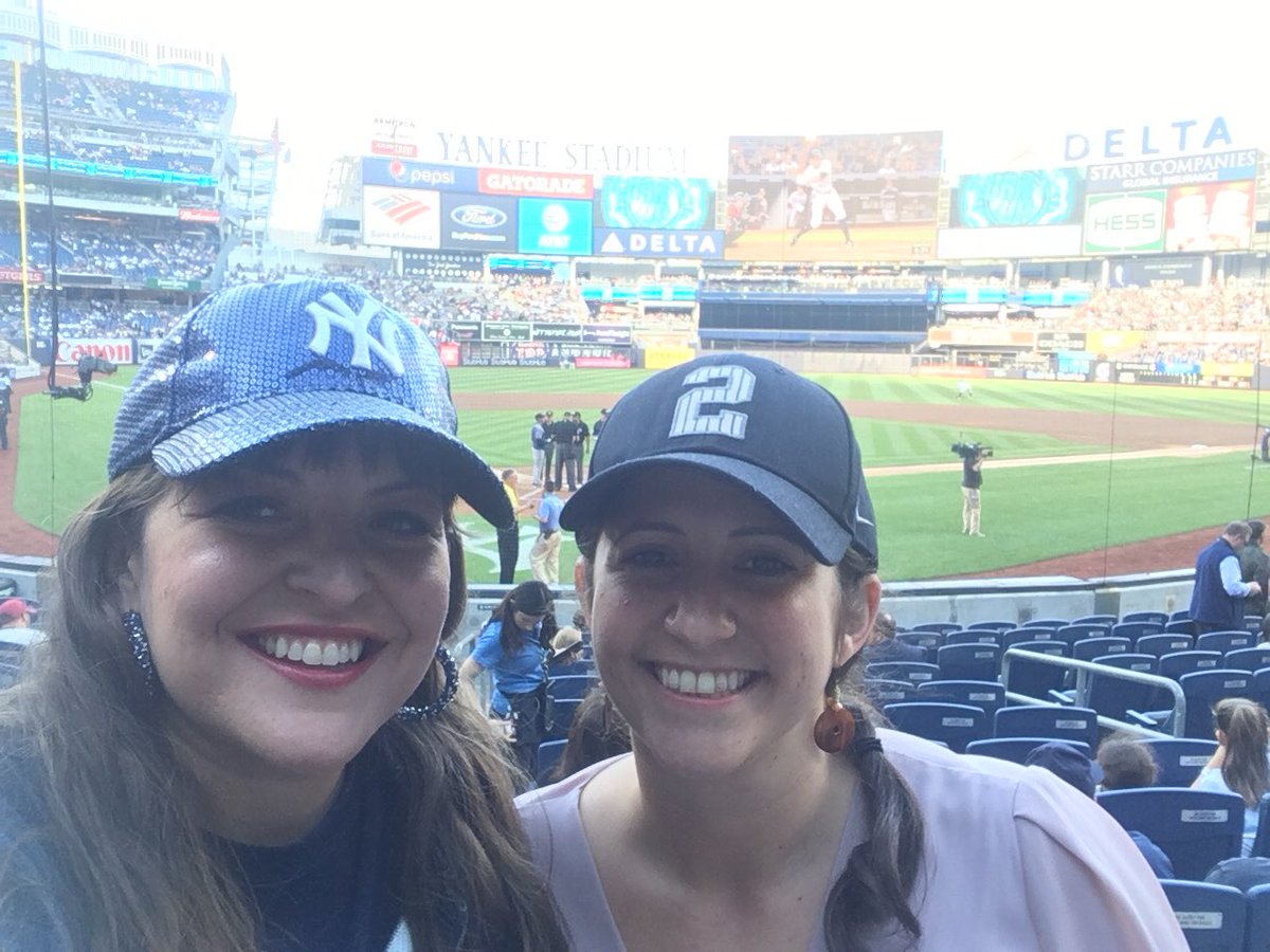 sarahalvarez's tweet photo. Girls night at the stadium! #attnyy https://t.co/xhmdrTYNAd