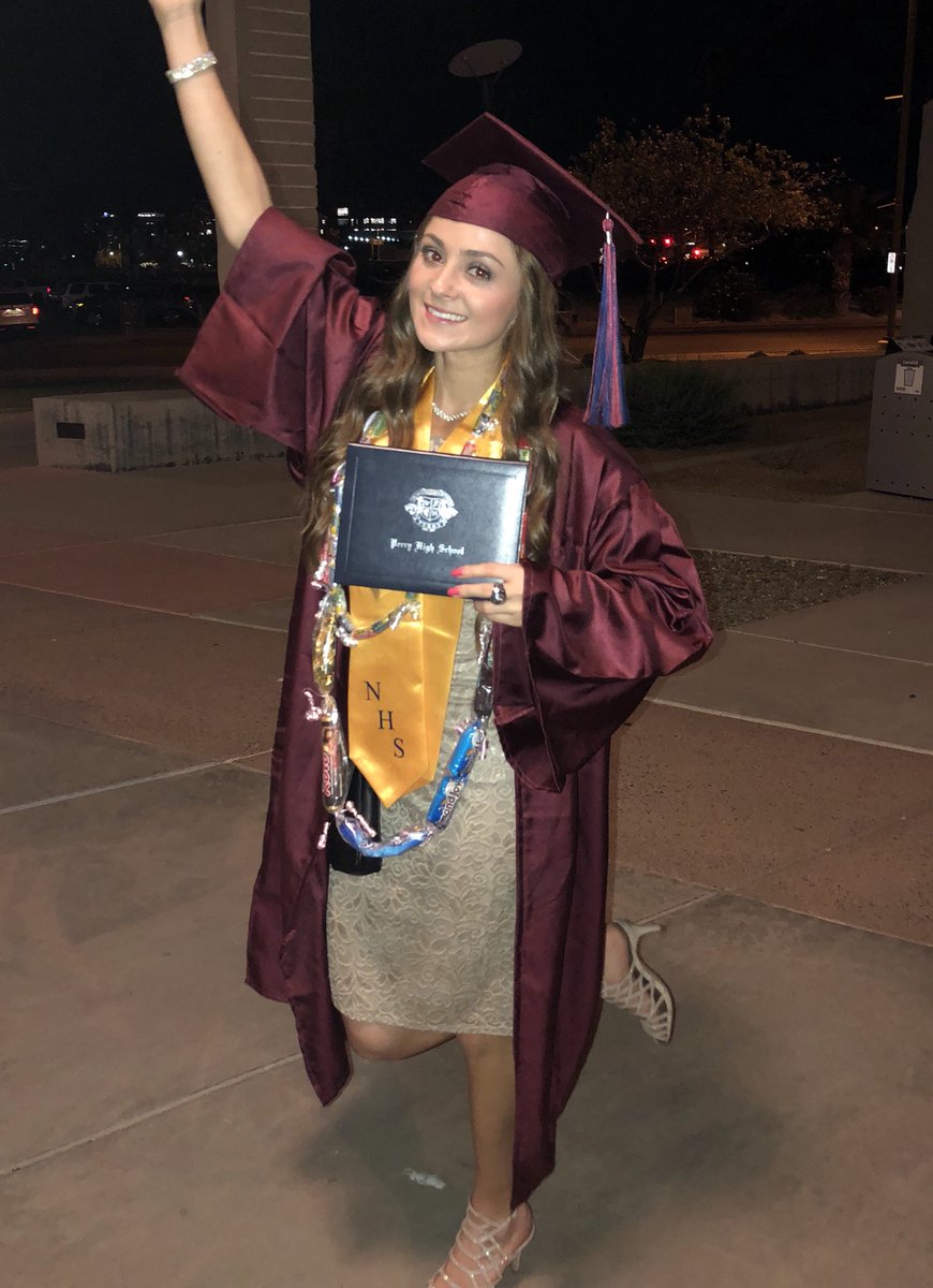 crowmegs's tweet photo. Peace out Perry!🎓🐾 https://t.co/YgwL4lfqU2
