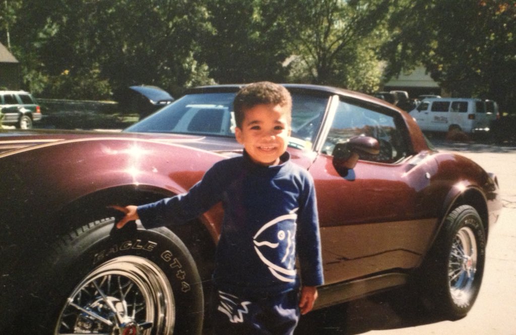 ChloHendoSharp's tweet photo. Happy 23rd Birthday, my handsome baby! 🎉 Witnessing your continued growth has been such a treat 😘 Here’s to you, Sterling 🥂🤸🏾♀️ You make my heart sing! @DatDude_Ster42 https://t.co/U8VRPlL0M1